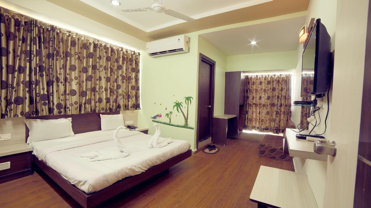 Hotel Avion Inn أحمد أباد المظهر الخارجي الصورة